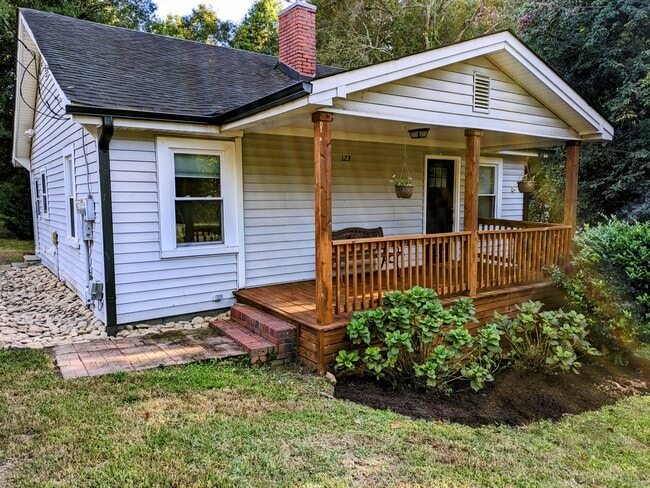 property at 123 W Marion Rd
