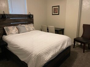 1954 E 123rd St in Cleveland, OH - Building Photo - Building Photo