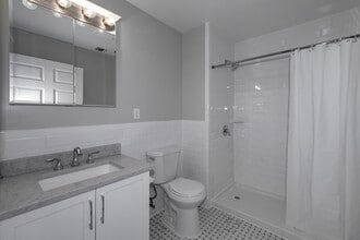 Fairfield Knolls at Farmingdale Village in Farmingdale, NY - Foto de edificio - Building Photo