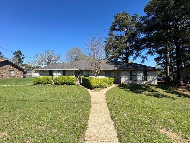 3242 Stoneridge Dr in Flint, TX - Building Photo - Building Photo