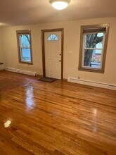 16 Lopez St in Cambridge, MA - Foto de edificio - Building Photo