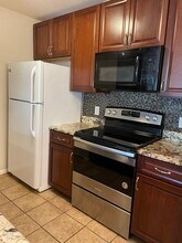 8821 Manor Loop, Unit 201 in Lakewood Ranch, FL - Building Photo - Building Photo