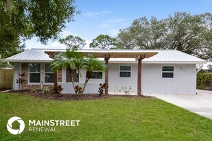 5432 Kensington St in Sarasota, FL - Building Photo