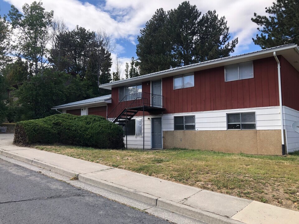 220 NW Larry St in Pullman, WA - Foto de edificio