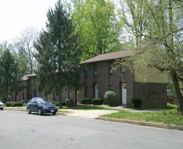 Robinwood Apartments in Baltimore, MD - Foto de edificio - Building Photo