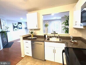 526 Palmtree Dr in Gaithersburg, MD - Building Photo - Building Photo