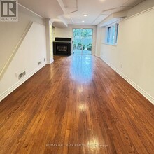 410 Clearmeadow Blvd in Newmarket, ON - Building Photo - Building Photo