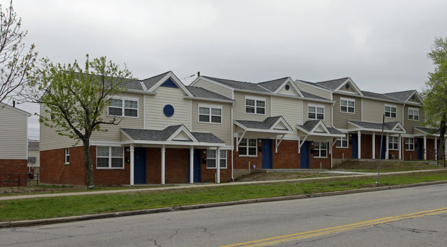 Villages at Roll Hill in Cincinnati, OH - Building Photo - Building Photo