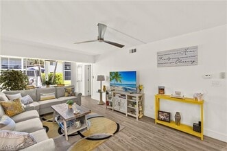 1417 Chesapeake Ave in Naples, FL - Building Photo - Building Photo