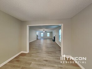 333 Glen Eagle Cir in Irmo, SC - Building Photo - Building Photo
