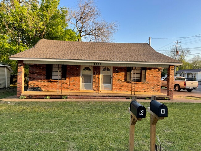 1702 Bunch St in Corinth, MS - Building Photo - Building Photo
