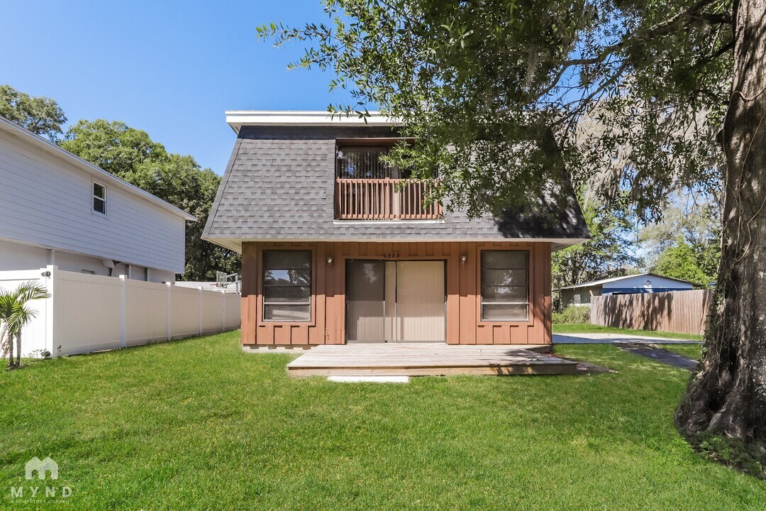 6822 Oakdale Dr in Tampa, FL - Building Photo