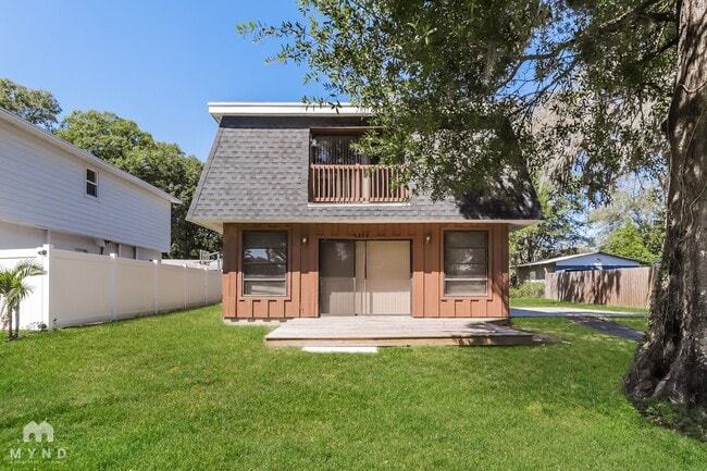 property at 6822 Oakdale Dr