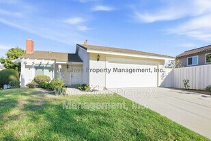 3772 Scottsdale Dr in Irvine, CA - Building Photo