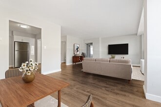 840-846 Massachusetts Ave in Arlington, MA - Foto de edificio - Building Photo