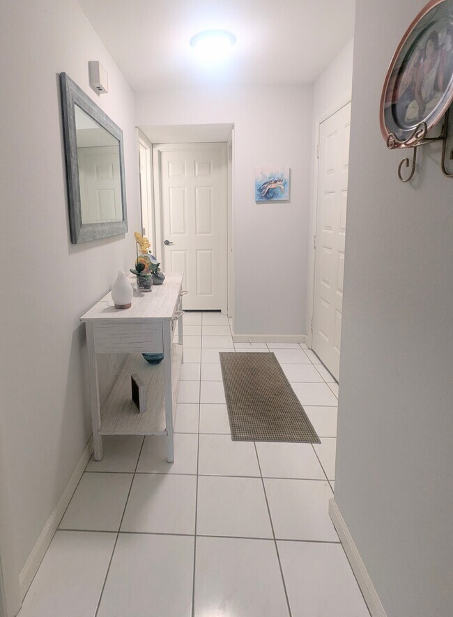 1720 Lakeside Dr in Venice, FL - Building Photo - Building Photo