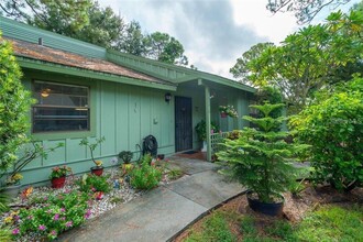 5010 Barrington Cir in Sarasota, FL - Building Photo - Building Photo