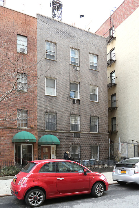 241 E 18th St in New York, NY - Building Photo