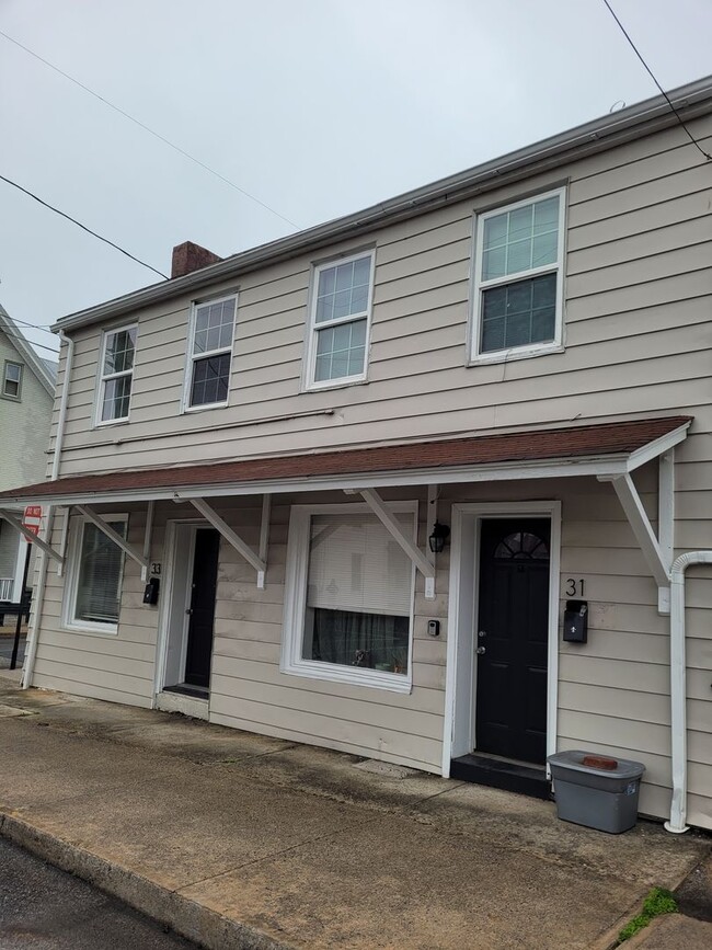 property at 31-33 N Penn St