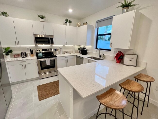 20433 NW 4th Ave in Miami, FL - Building Photo - Building Photo