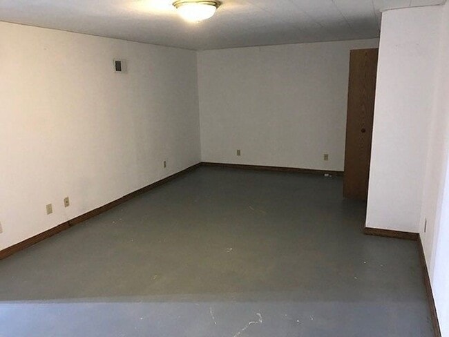 6340 Garrett Ln