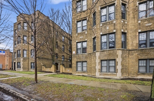 property at 2336 W Addison St