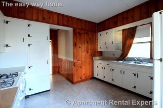 92 Rogers Ave in Somerville, MA - Foto de edificio - Building Photo