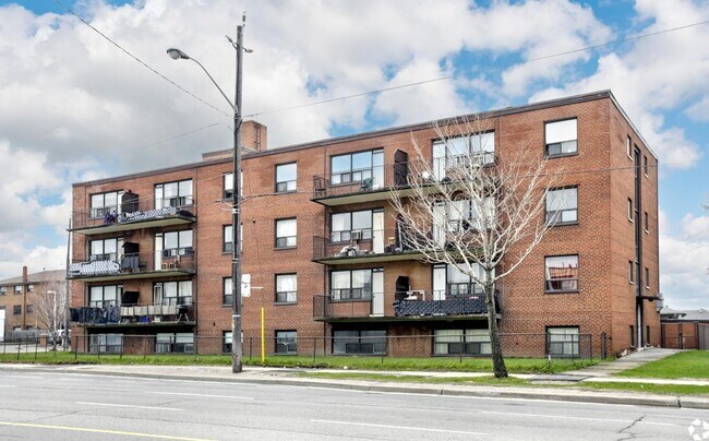 921 Wilson Apartments in Toronto, ON - Building Photo - Building Photo