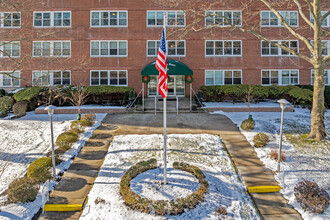 Parkway House in Glen Ridge, NJ - Building Photo - Building Photo