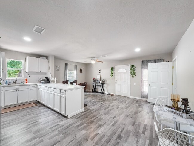 29 Co Rd 2131 in Cleveland, TX - Building Photo - Building Photo