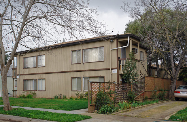 2618 28th St in Sacramento, CA - Foto de edificio - Building Photo