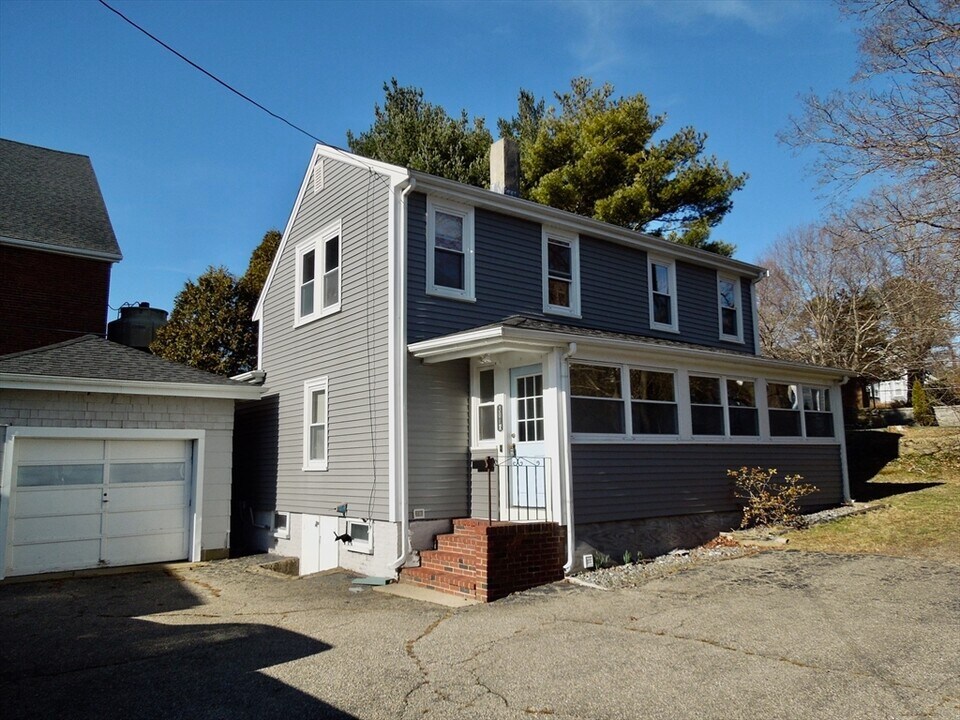 301R Court St in Plymouth, MA - Building Photo