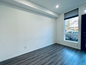 2045 NW 63rd St in Seattle, WA - Building Photo - Building Photo