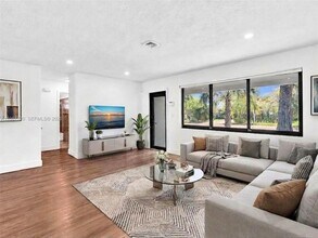 3193 Taft St in Hollywood, FL - Foto de edificio - Building Photo