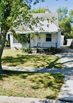 21465 Syracuse Ave in Warren, MI - Building Photo