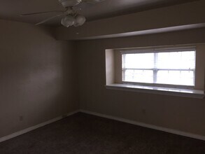 905 W 24th St in Ada, OK - Building Photo - Building Photo