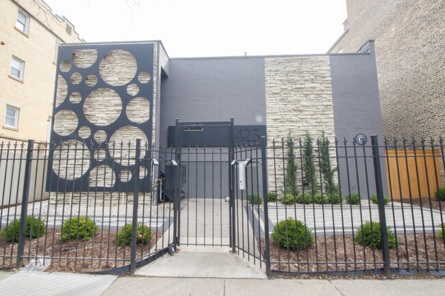 property at 4423 N Ashland Ave