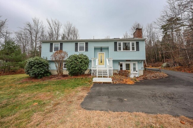 81 Orchard Path Rd in Weare, NH - Building Photo - Building Photo