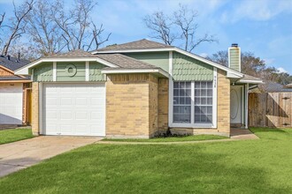 9438 Rippling Fields Dr in Houston, TX - Building Photo - Building Photo