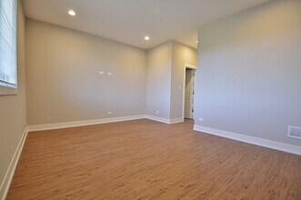 215 S Hamilton Ave-Unit -3S in Chicago, IL - Building Photo - Building Photo