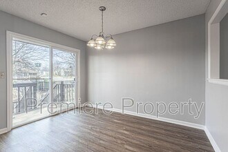 604 NE Mimosa Dr in Lee's Summit, MO - Building Photo - Building Photo