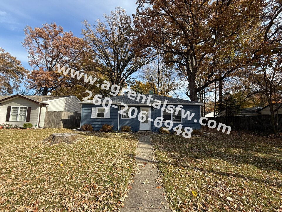 4601 Bowser Ave in Fort Wayne, IN - Foto de edificio