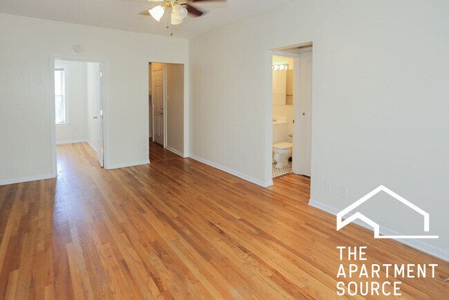 3914 N Pine Grove Ave, Unit 3W in Chicago, IL - Building Photo - Building Photo