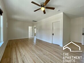 1925 W Armitage Ave, Unit 2F in Chicago, IL - Foto de edificio - Building Photo