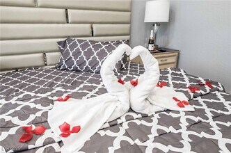 1400 Castle Crest Dr in Las Vegas, NV - Foto de edificio - Building Photo