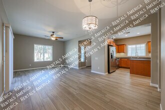 2205 W Le Marche Ave in Phoenix, AZ - Building Photo - Building Photo