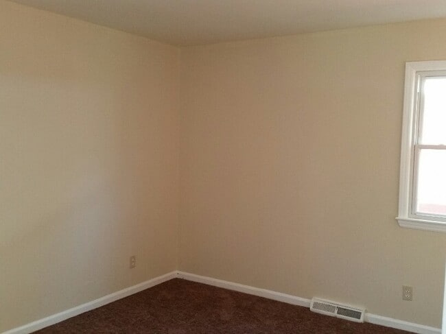 802 W Meadowview Rd in Greensboro, NC - Building Photo - Building Photo