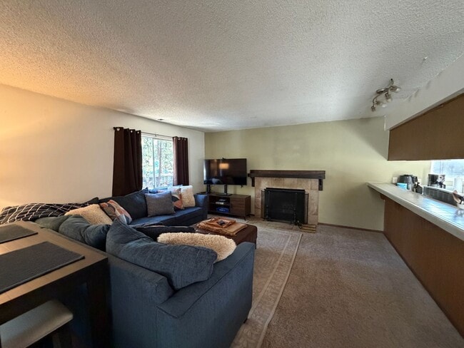 916 Merced Ave