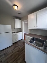 1104 W Friendly Ave, Unit 3 in Greensboro, NC - Building Photo - Building Photo