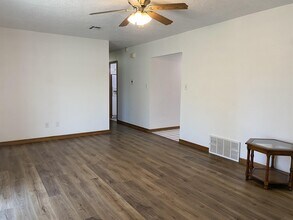 227 W Ridge Rd in Norman, OK - Building Photo - Building Photo